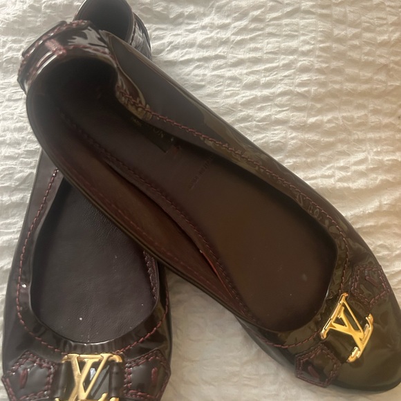 Louis Vuitton /LV Burgundy Patent Leather Oxford Ballet Flat - Picture 2 of 8